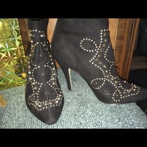 Black studded stilettos zipper boots